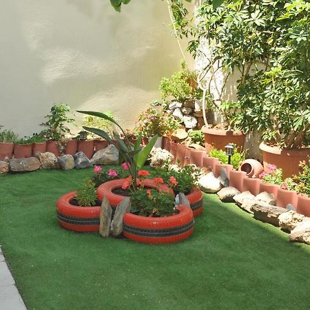 Appartamento Demi'S Garden Near The Metro Of Atene Esterno foto