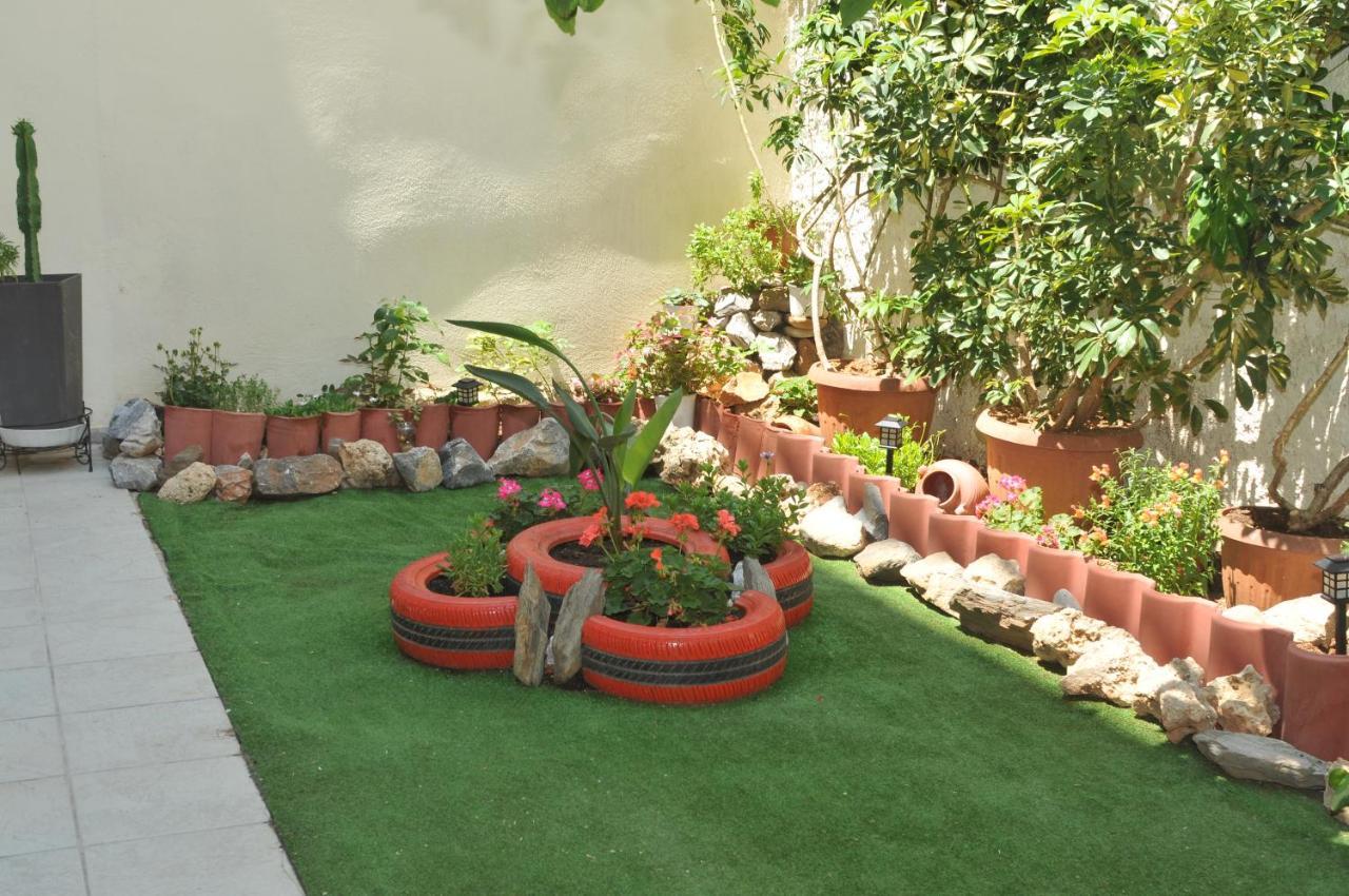 Appartamento Demi'S Garden Near The Metro Of Atene Esterno foto